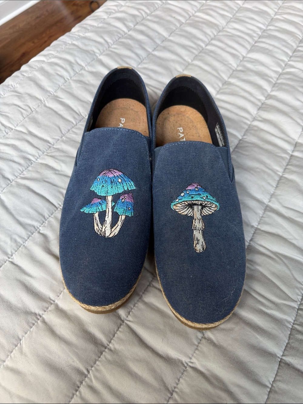 Patara men’s mushroom slides size 10